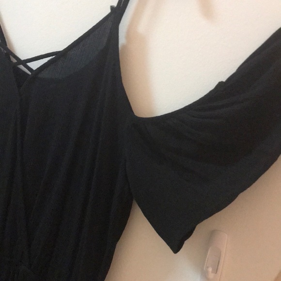 Black Romper with cold shoulder and Flowy arm - Picture 2 of 2